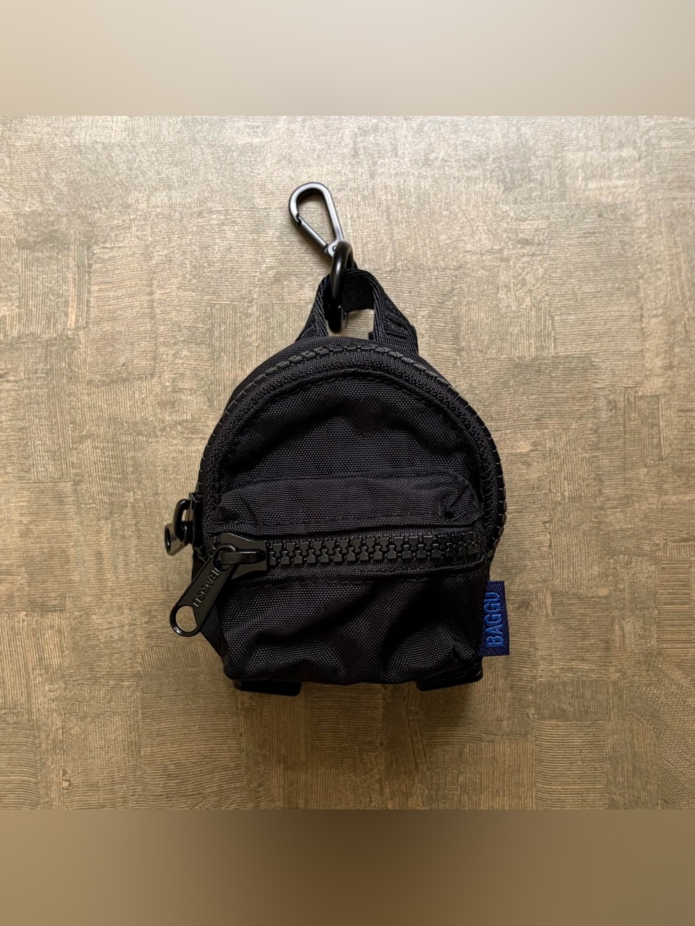 BAGGU Backpack Charm Mini Bag Keychain | Black